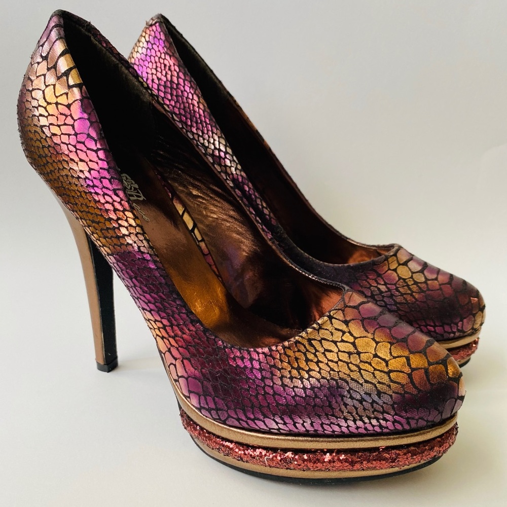 WILD ROSE Metallic Snake skin heels 9